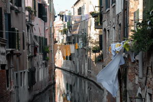 Travel Gear U Need / Quick Drying Clothes? (Venice, It)- (c) 2007 Ted Grellner