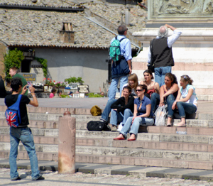 Students sitting on steps of Cathedral in Orvieto, IT / (c) 2007 Ted Grellner